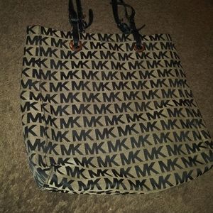Micheal Kors Purse